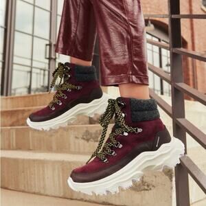 NEW Sorel Kinetic Breakthru Conquest Sneaker Boot